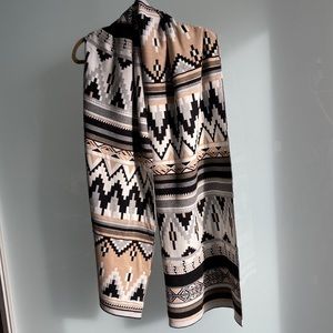 Reversible Shawl/ blanket scarf - tan, white & black. NWOT. Super soft & warm.